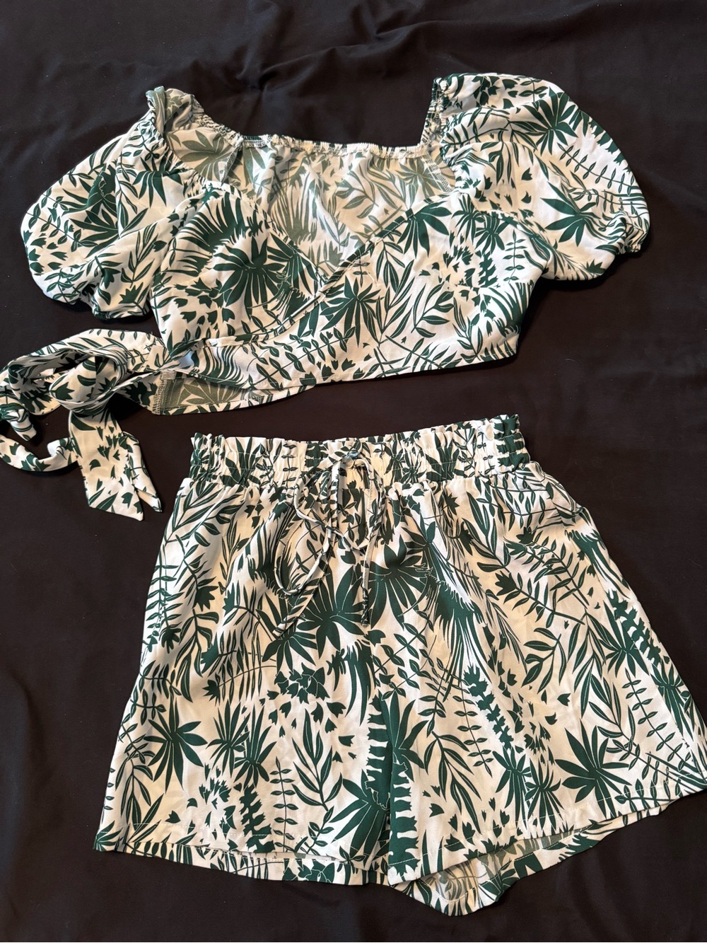 SHEIN Green & Cream Leaf Print Crop Top & Shorts Set